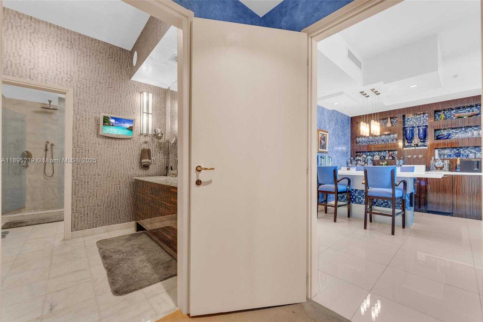 Small Image of 50 SOUTH POINTE DR #705, Miami Beach Number 22