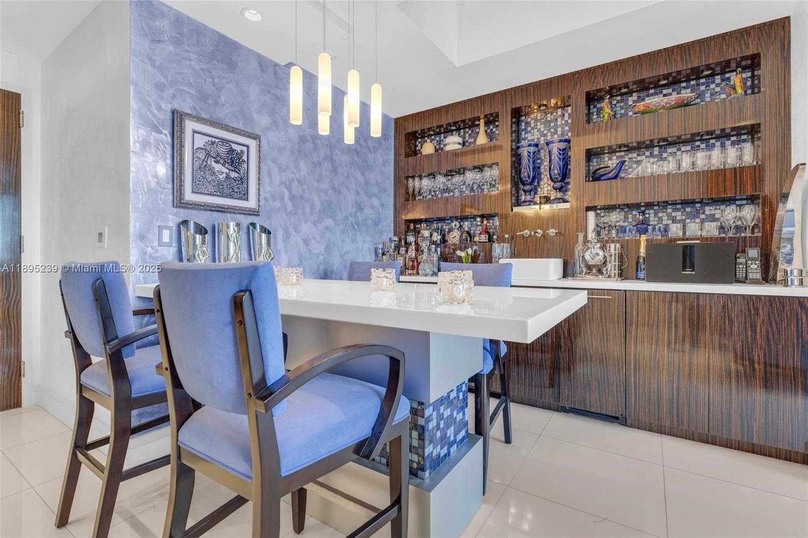 Small Image of 50 SOUTH POINTE DR #705, Miami Beach Number 29