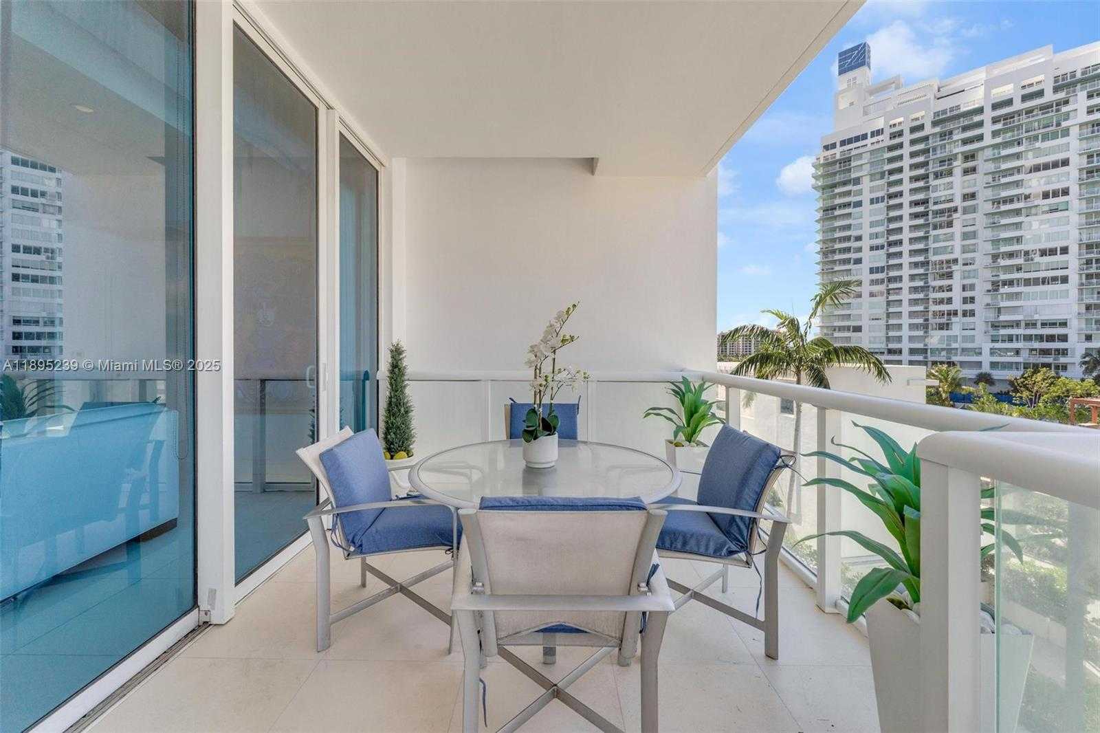 Small Image of 50 SOUTH POINTE DR #705, Miami Beach Number 31