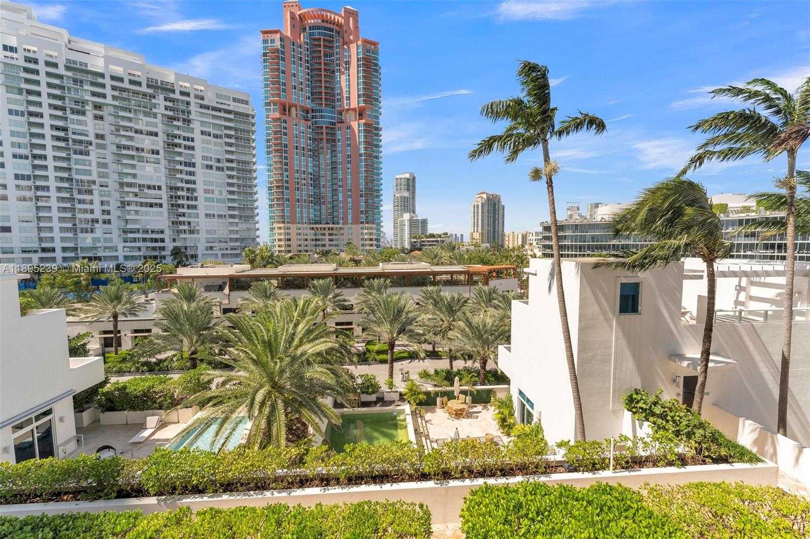 Small Image of 50 SOUTH POINTE DR #705, Miami Beach Number 32