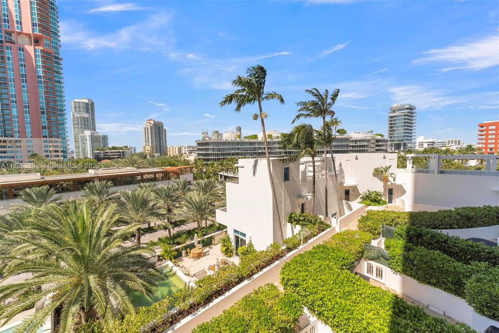 Small Image of 50 SOUTH POINTE DR #705, Miami Beach Number 34