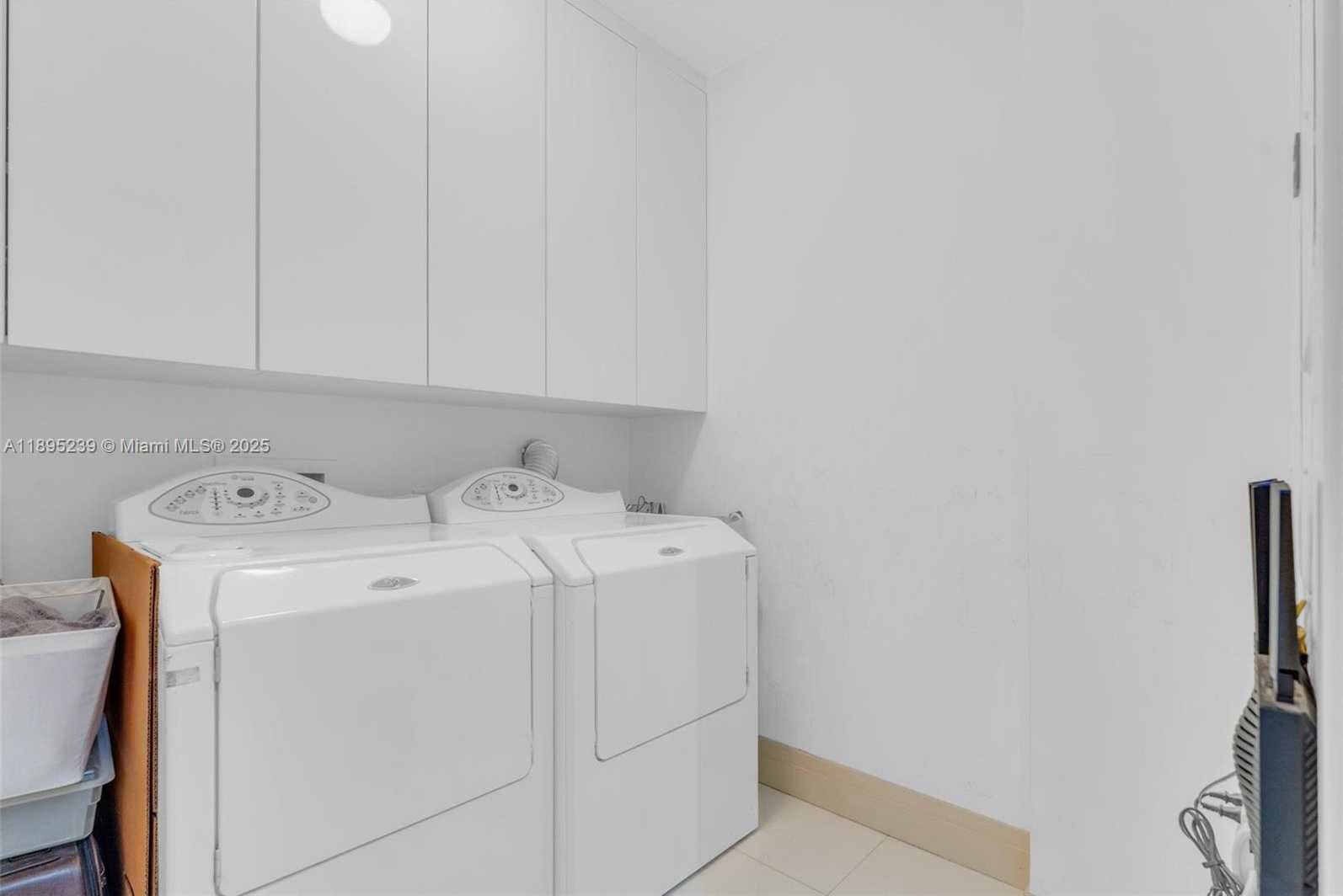 Small Image of 50 SOUTH POINTE DR #705, Miami Beach Number 35