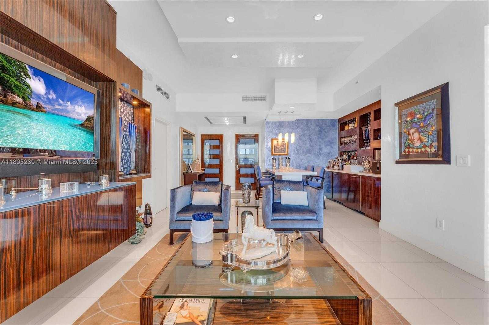 Small Image of 50 SOUTH POINTE DR #705, Miami Beach Number 6