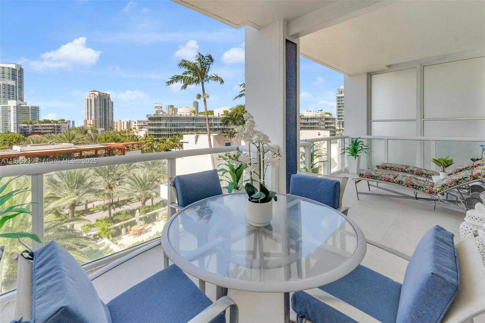 Small Image of 50 SOUTH POINTE DR #705, Miami Beach Number 7