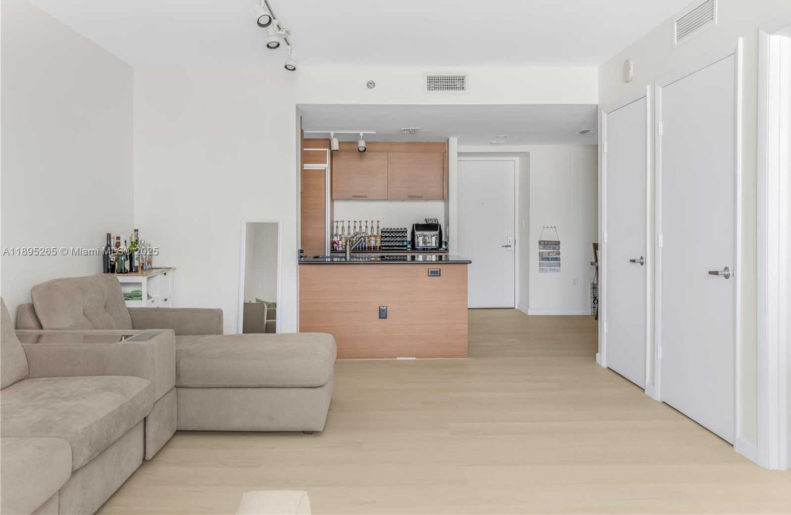 Small Image of 50 BISCAYNE BLVD #1505, Miami Number 10