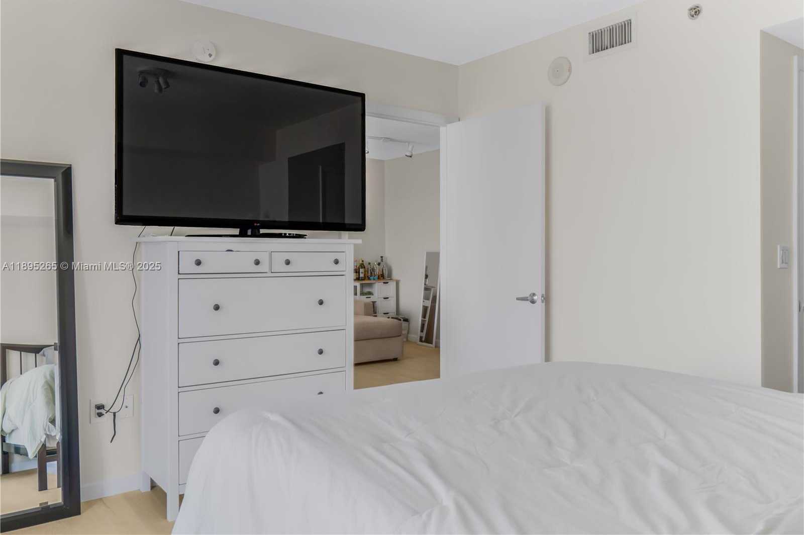 Small Image of 50 BISCAYNE BLVD #1505, Miami Number 22