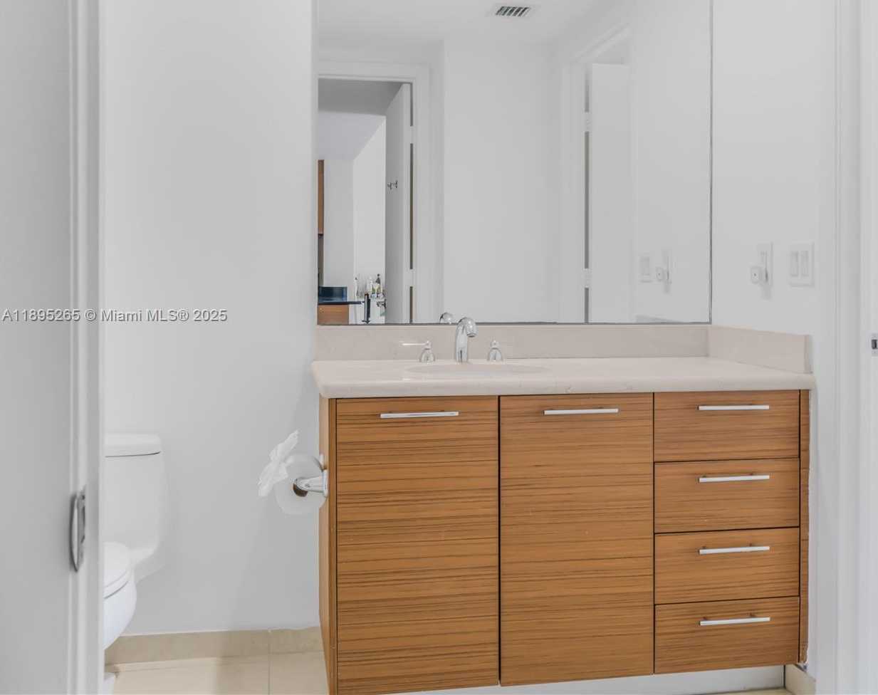 Small Image of 50 BISCAYNE BLVD #1505, Miami Number 24