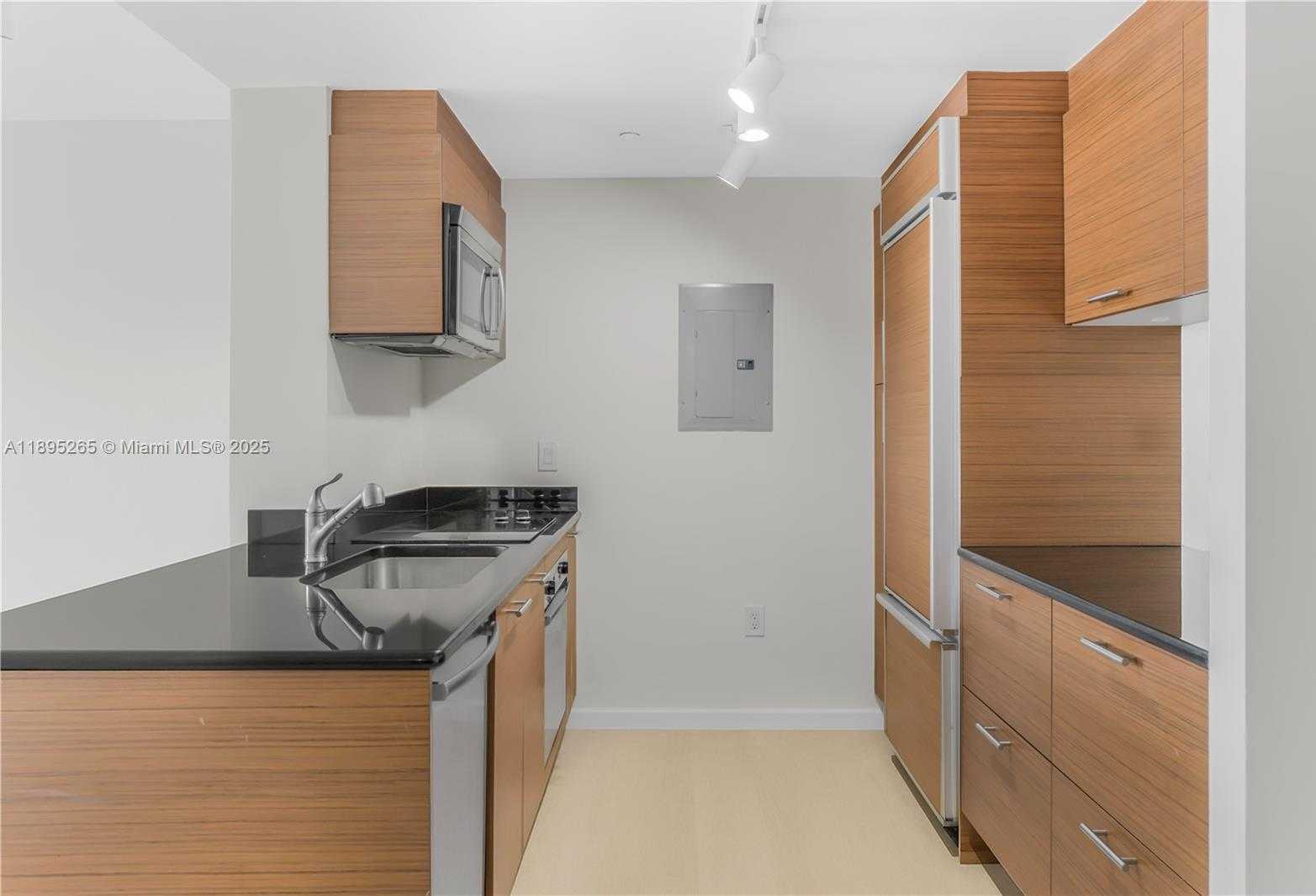 Small Image of 50 BISCAYNE BLVD #1505, Miami Number 3