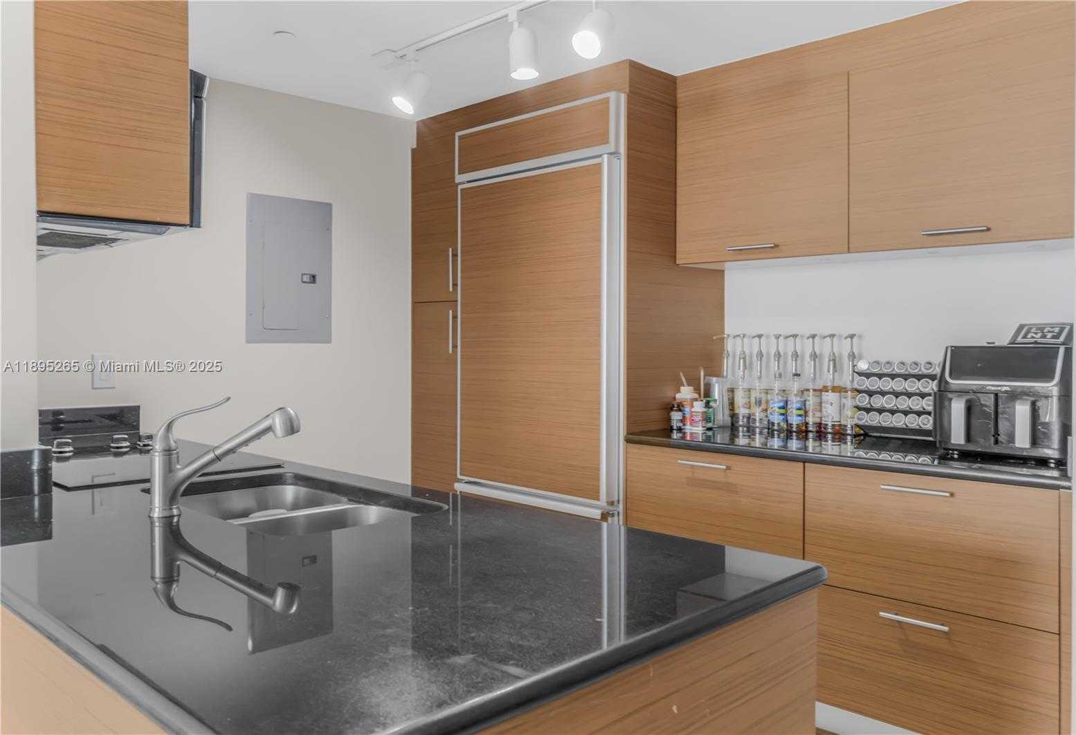 Small Image of 50 BISCAYNE BLVD #1505, Miami Number 4