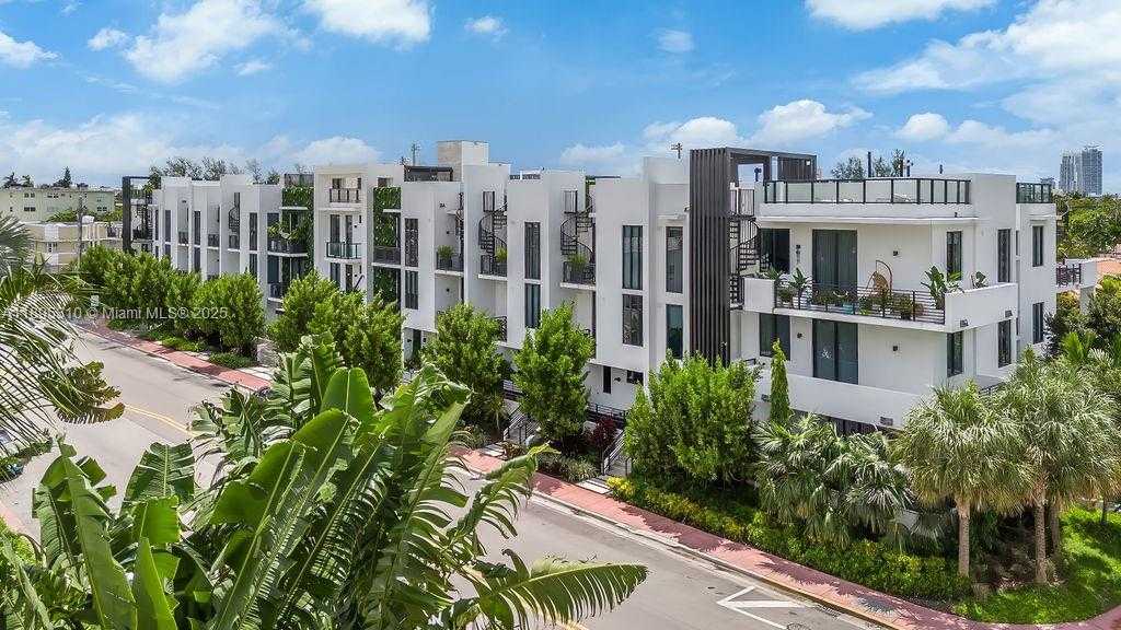 Small Image of 1030 15TH ST #201, Miami Beach Number 2