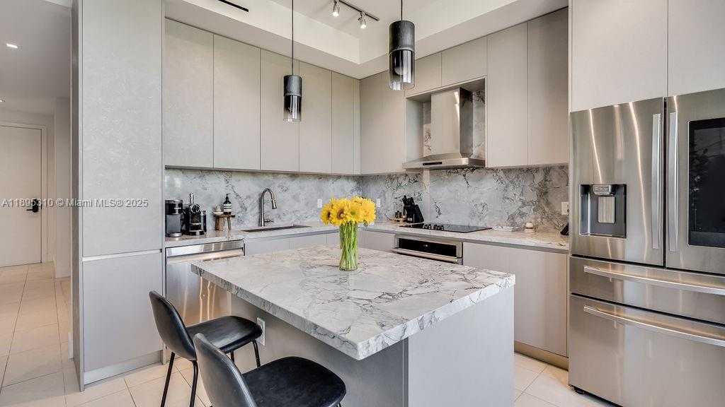 Small Image of 1030 15TH ST #201, Miami Beach Number 3