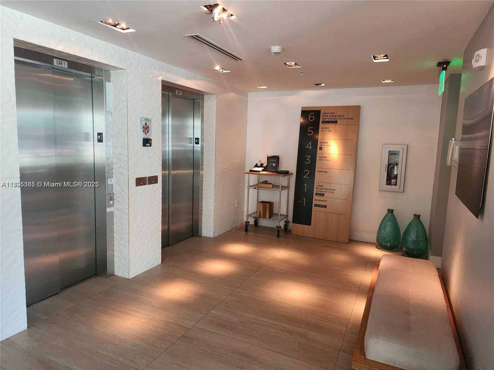 Small Image of 6080 COLLINS AVE #304, Miami Beach Number 4