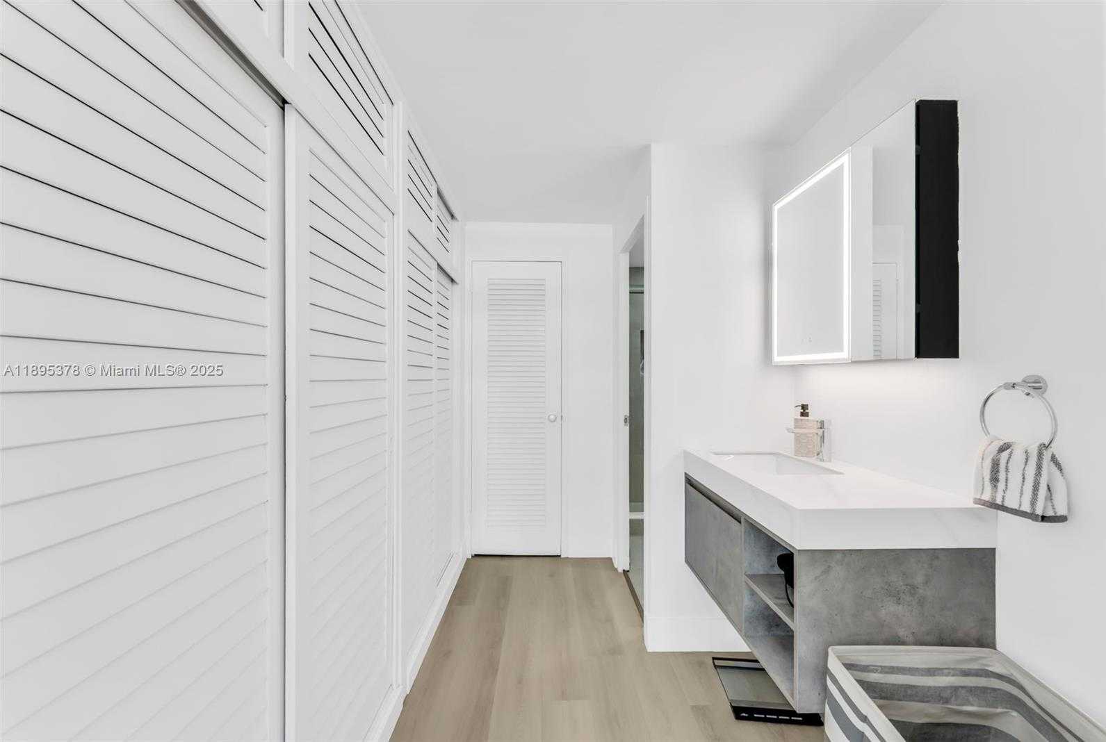 Small Image of 1408 BRICKELL BAY DR #518, Miami Number 11