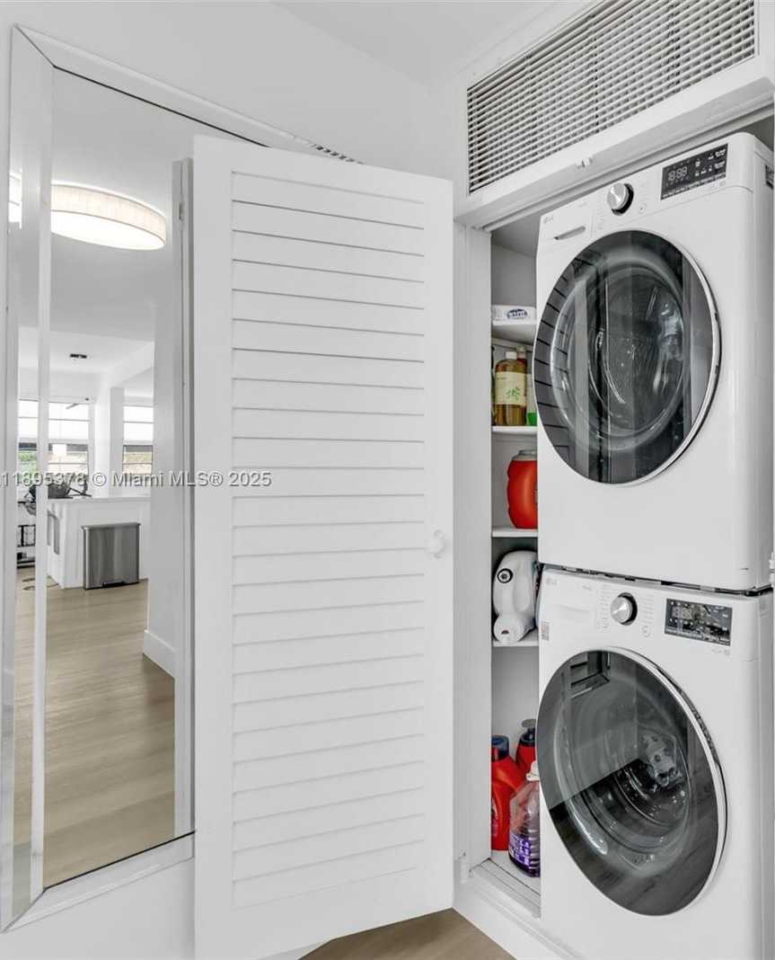 Small Image of 1408 BRICKELL BAY DR #518, Miami Number 13