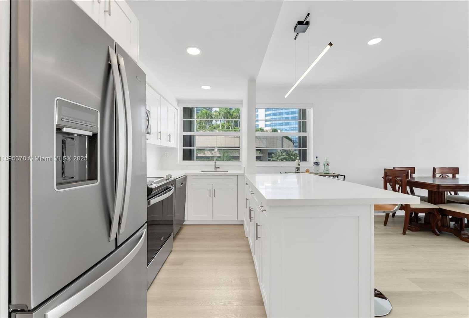 Small Image of 1408 BRICKELL BAY DR #518, Miami Number 7