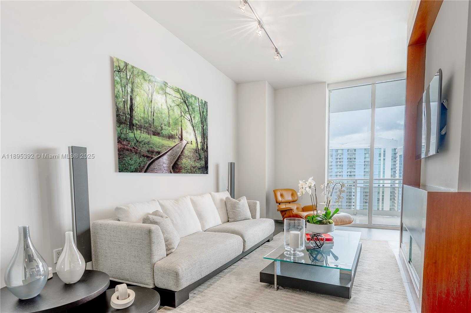 Small Image of 901 BRICKELL KEY BLVD #3607, Miami Number 4
