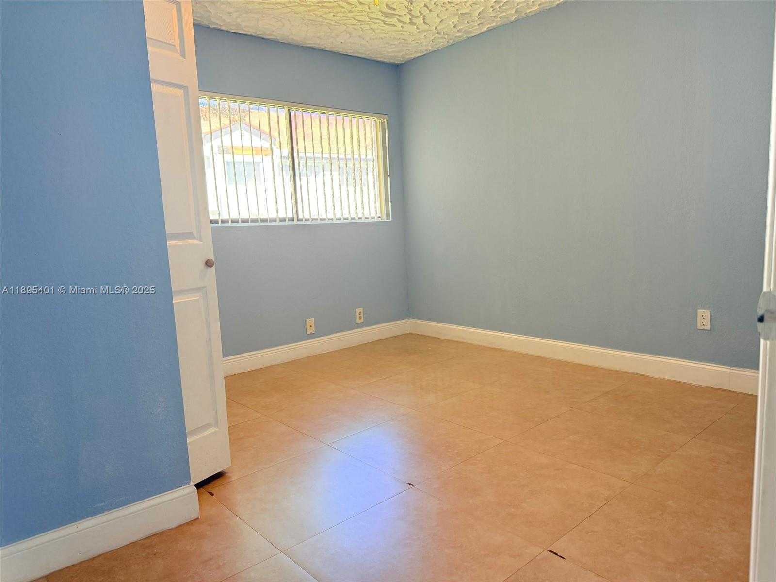 Small Image of 17254 NORTH WEST 60TH CT, Hialeah Number 13