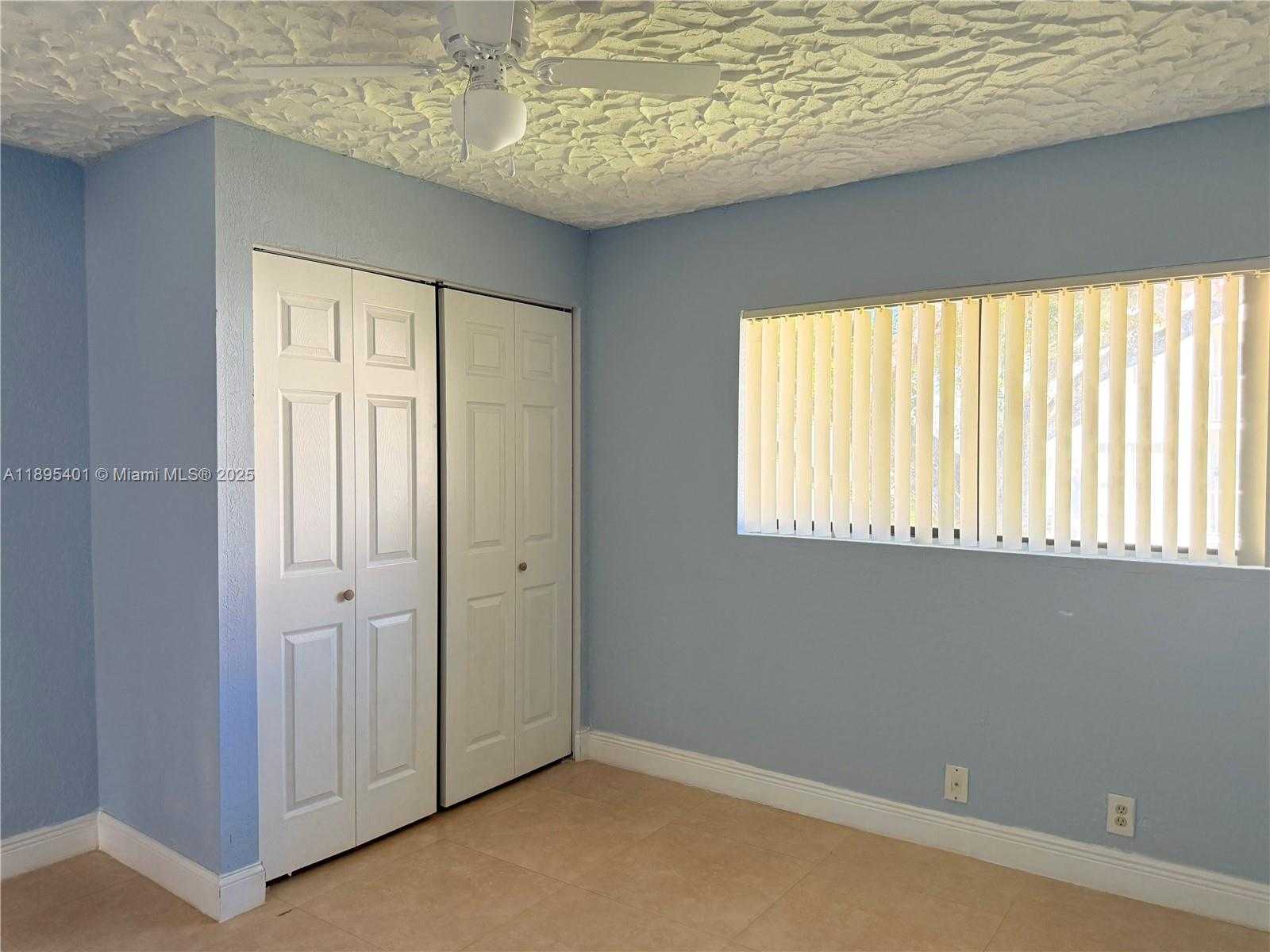 Small Image of 17254 NORTH WEST 60TH CT, Hialeah Number 14