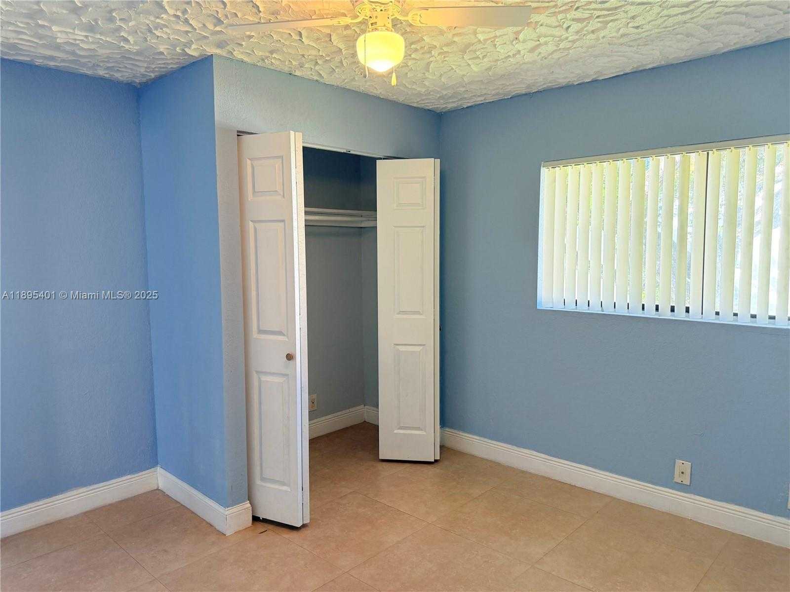 Small Image of 17254 NORTH WEST 60TH CT, Hialeah Number 15