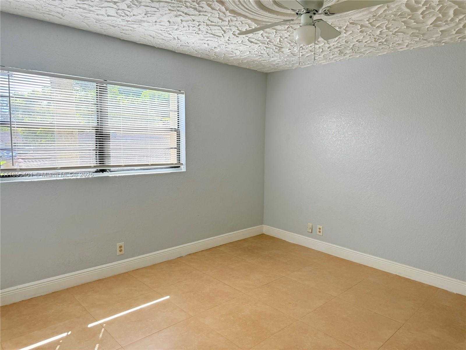 Small Image of 17254 NORTH WEST 60TH CT, Hialeah Number 17