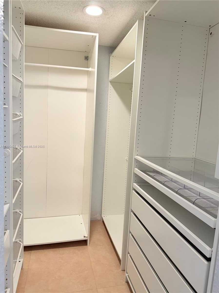 Small Image of 17254 NORTH WEST 60TH CT, Hialeah Number 22