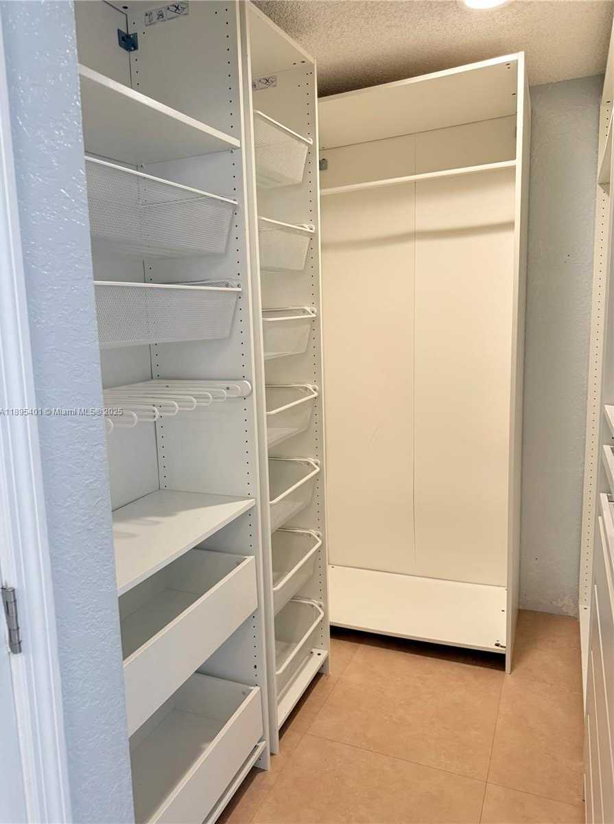 Small Image of 17254 NORTH WEST 60TH CT, Hialeah Number 23