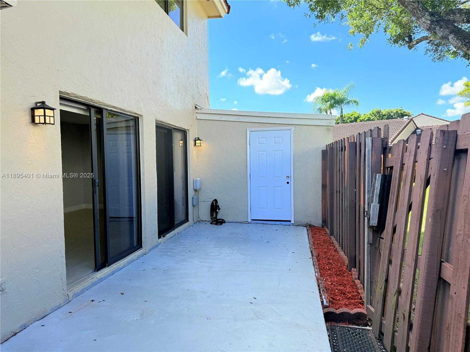 Small Image of 17254 NORTH WEST 60TH CT, Hialeah Number 24