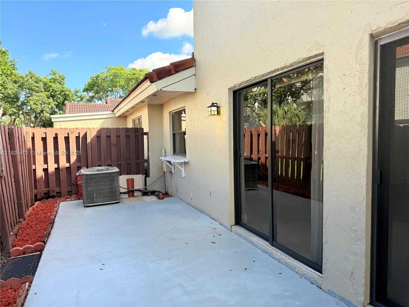 Small Image of 17254 NORTH WEST 60TH CT, Hialeah Number 25