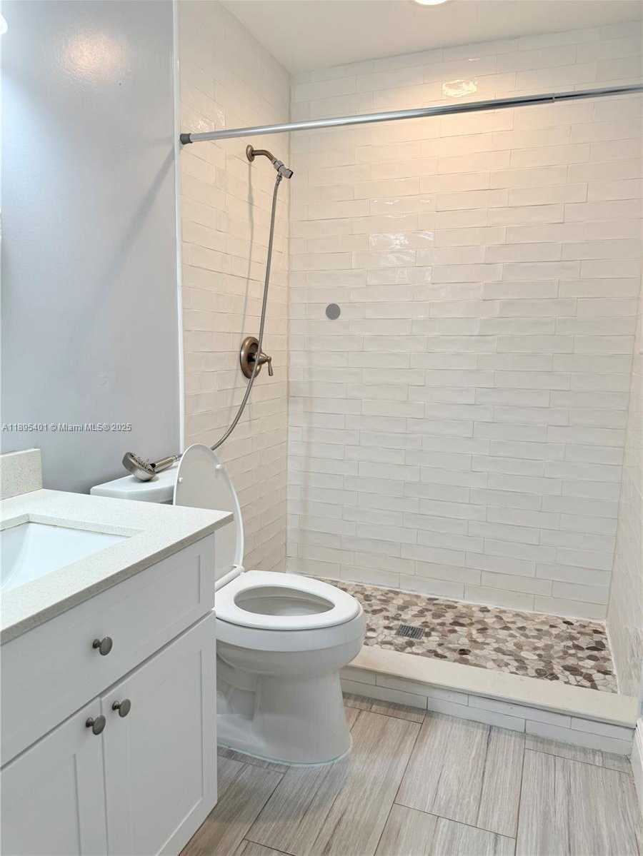 Small Image of 17254 NORTH WEST 60TH CT, Hialeah Number 8