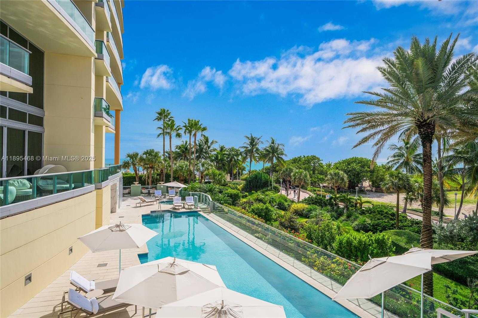 Small Image of 1455 OCEAN DR #1408, Miami Beach Number 17