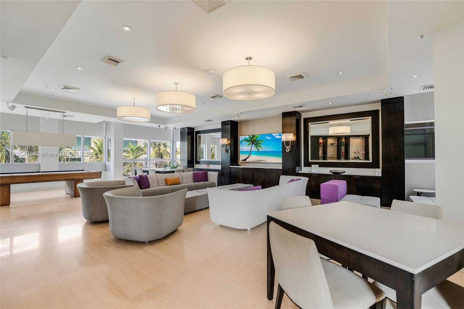 Small Image of 1455 OCEAN DR #1408, Miami Beach Number 19