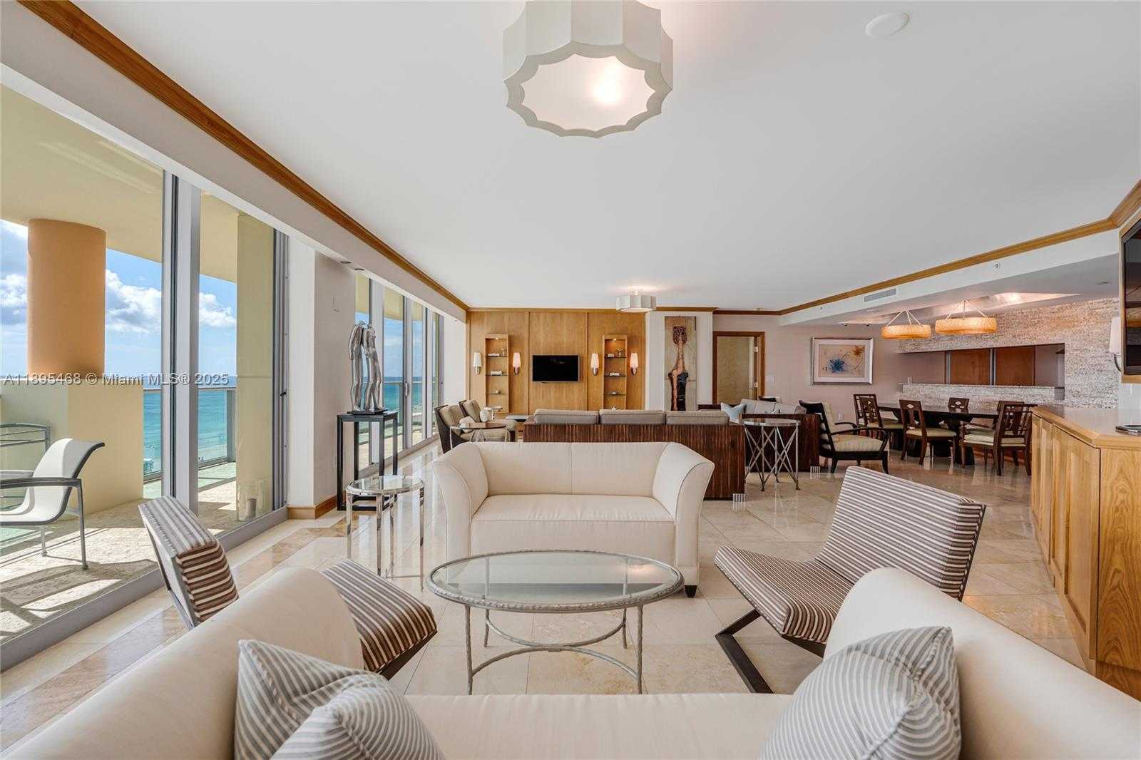 Small Image of 1455 OCEAN DR #1408, Miami Beach Number 3
