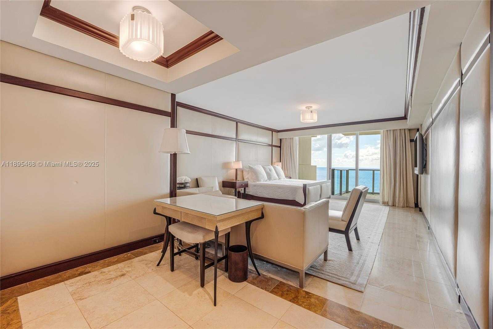 Small Image of 1455 OCEAN DR #1408, Miami Beach Number 7