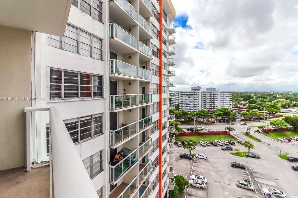 Small Image of 1351 NORTH EAST MIAMI GARDENS DR #1001E, Miami Number 21