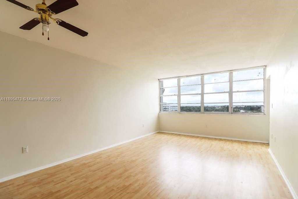 Small Image of 1351 NORTH EAST MIAMI GARDENS DR #1001E, Miami Number 9