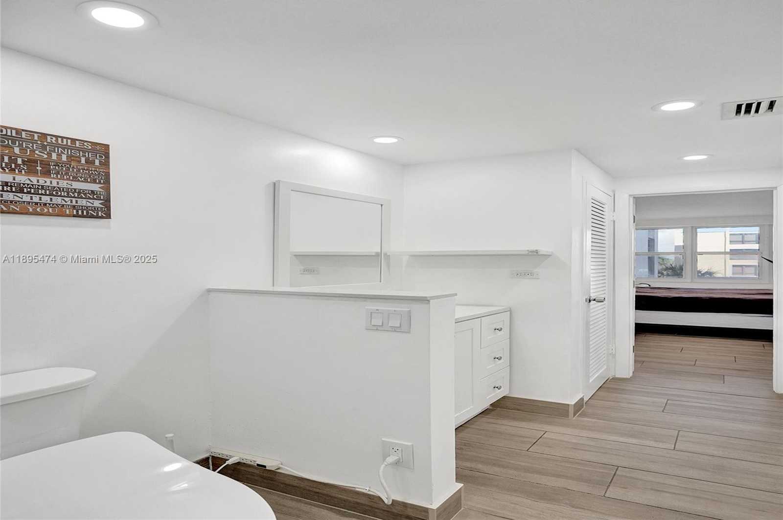 Small Image of 3111 NORTH OCEAN DR #302, Hollywood Number 10