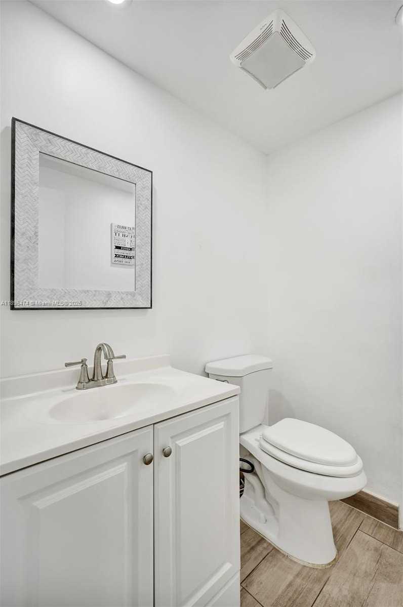 Small Image of 3111 NORTH OCEAN DR #302, Hollywood Number 11