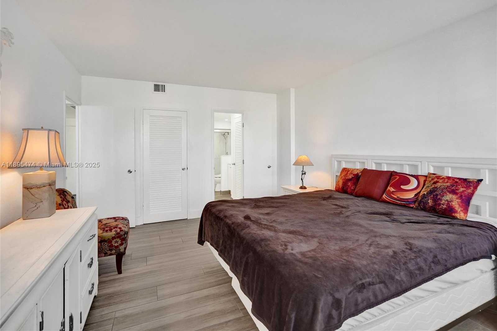 Small Image of 3111 NORTH OCEAN DR #302, Hollywood Number 29