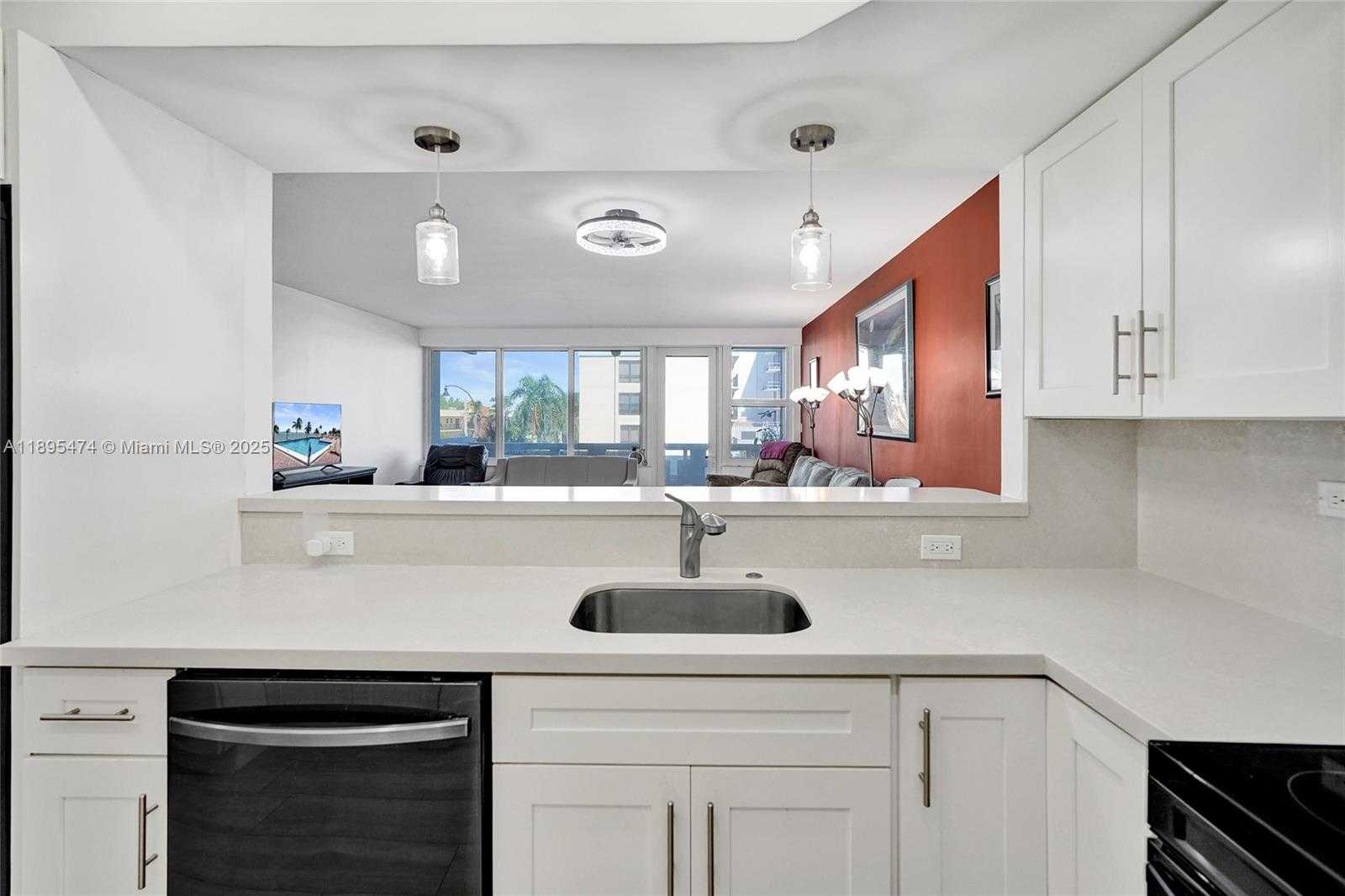 Small Image of 3111 NORTH OCEAN DR #302, Hollywood Number 7