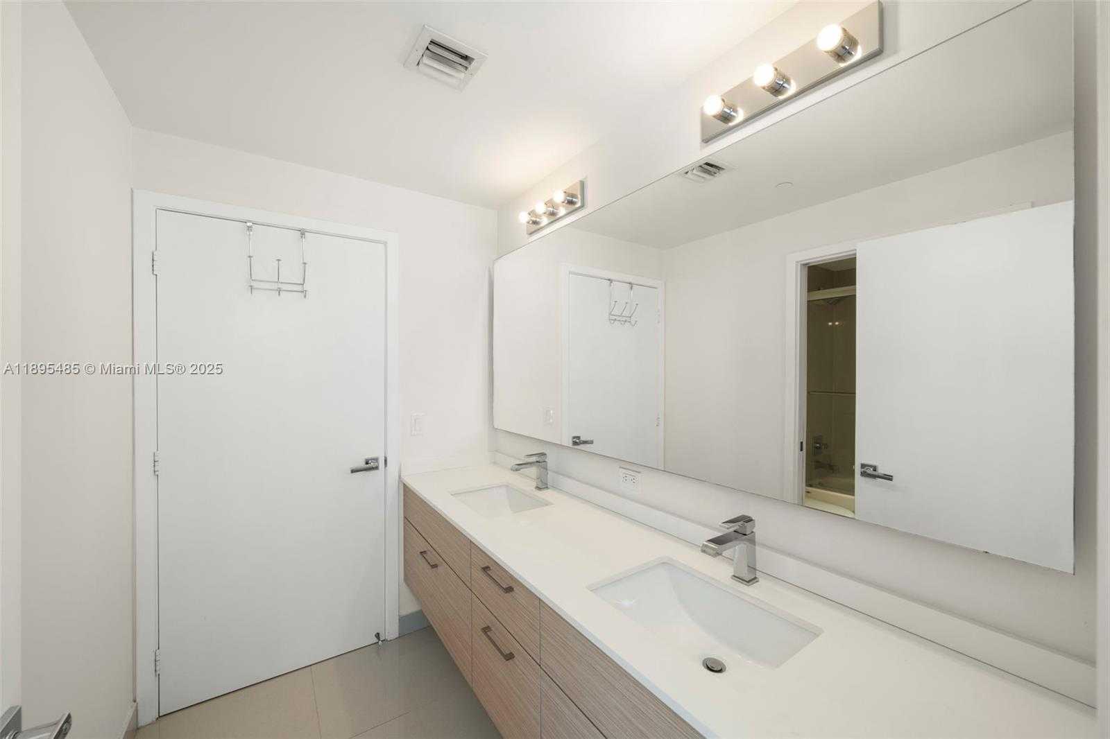 Small Image of 600 NORTH EAST 27TH ST #3105, Miami Number 24
