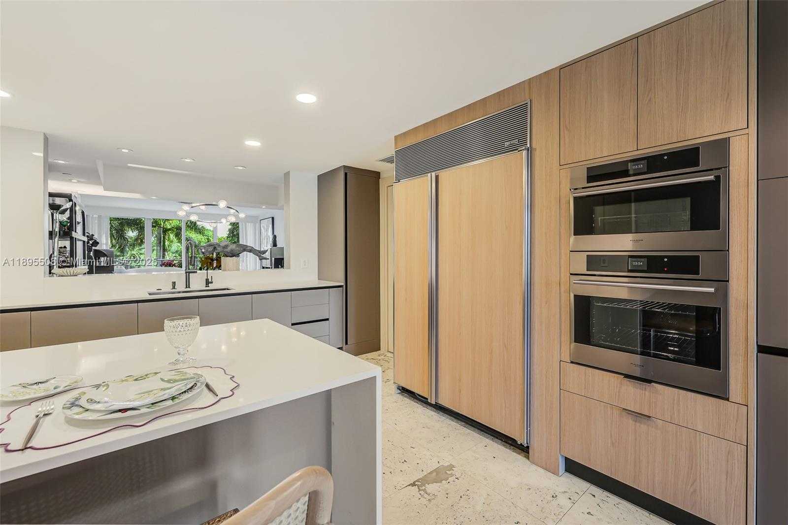 Small Image of 2627 SOUTH BAYSHORE DR #504, Miami Number 2