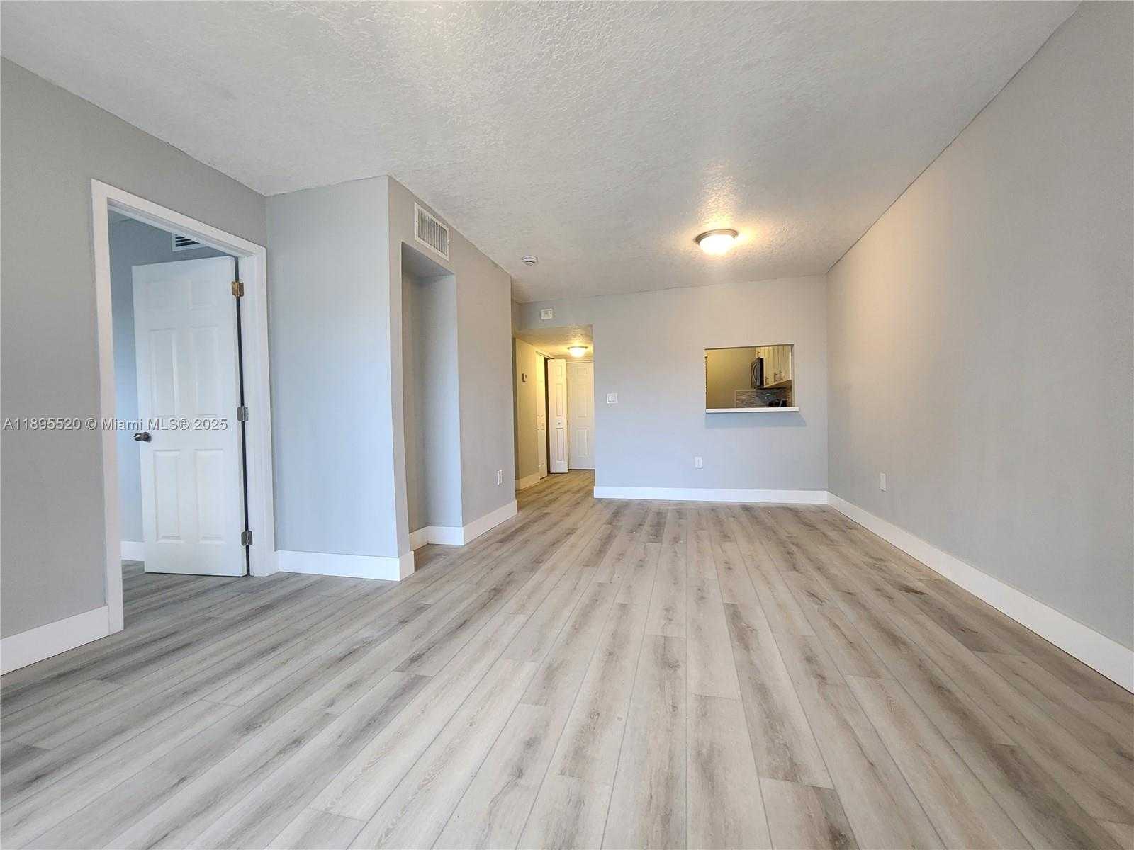 Small Image of 11309 SOUTH WEST 200TH ST #303-C, Miami Number 4