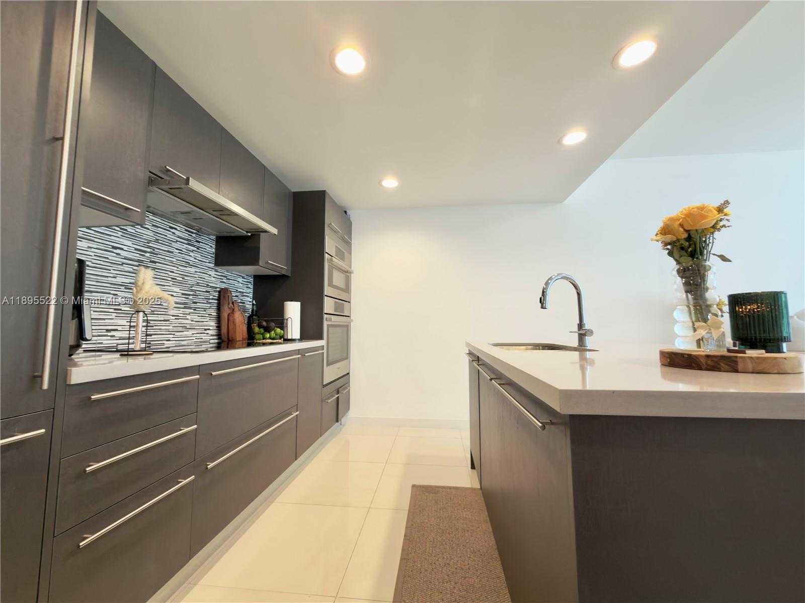 Imagen de Pequeño Objeto