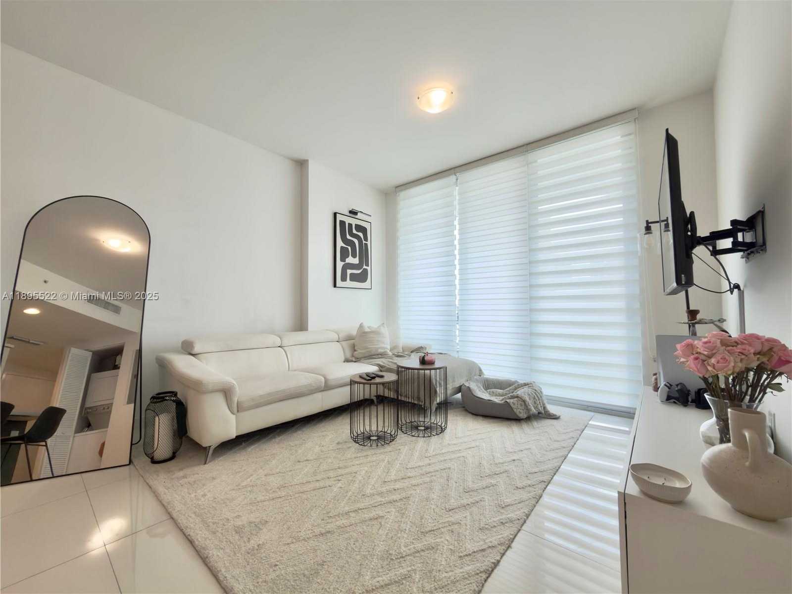 Imagen de Pequeño Objeto