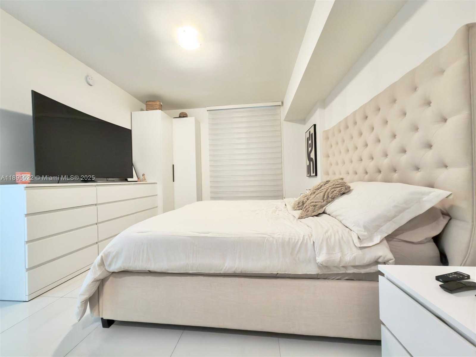 Imagen de Pequeño Objeto