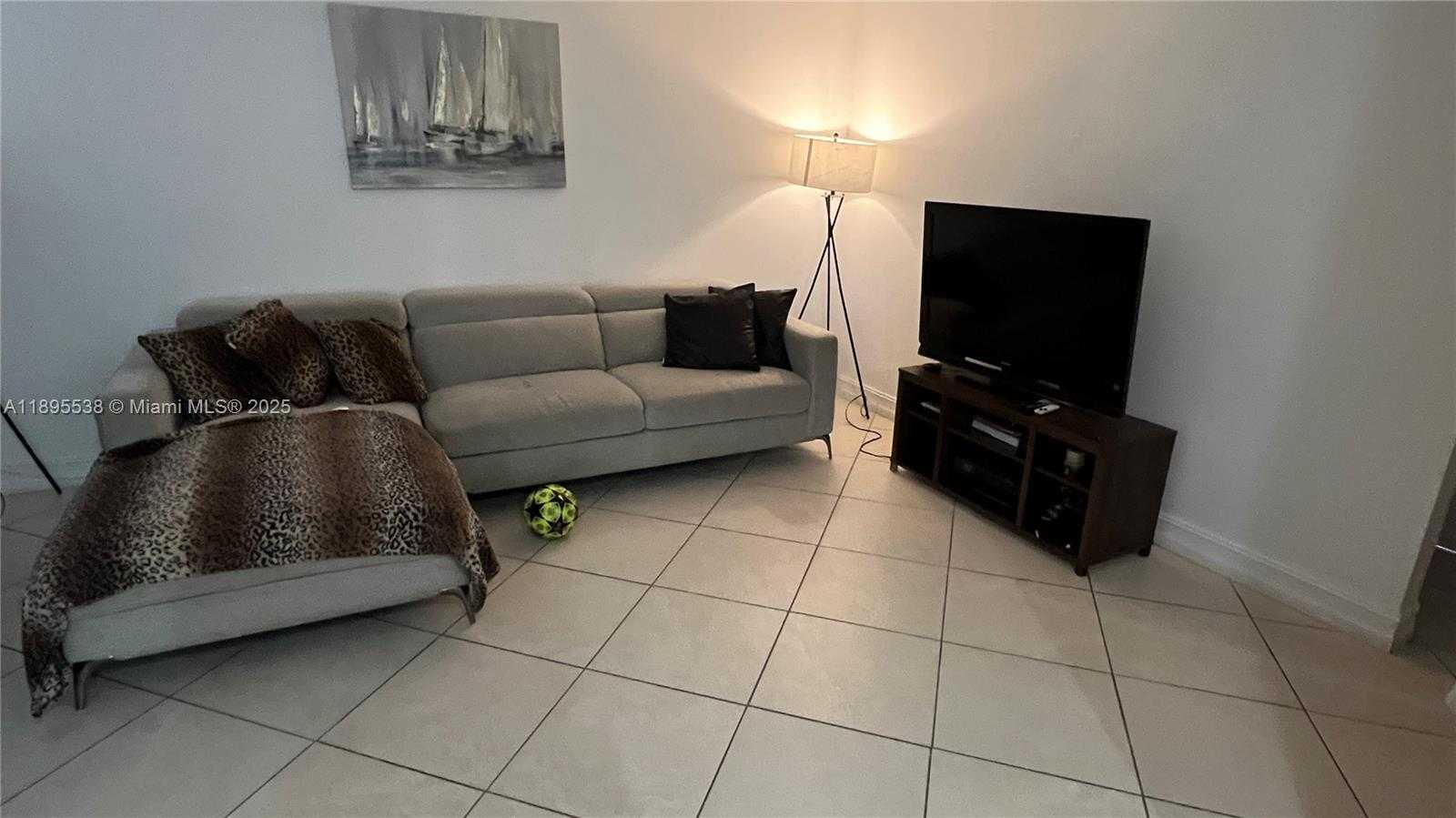 Small Image of 1801 SOUTH TREASURE DR #415, North Bay Village Number 10