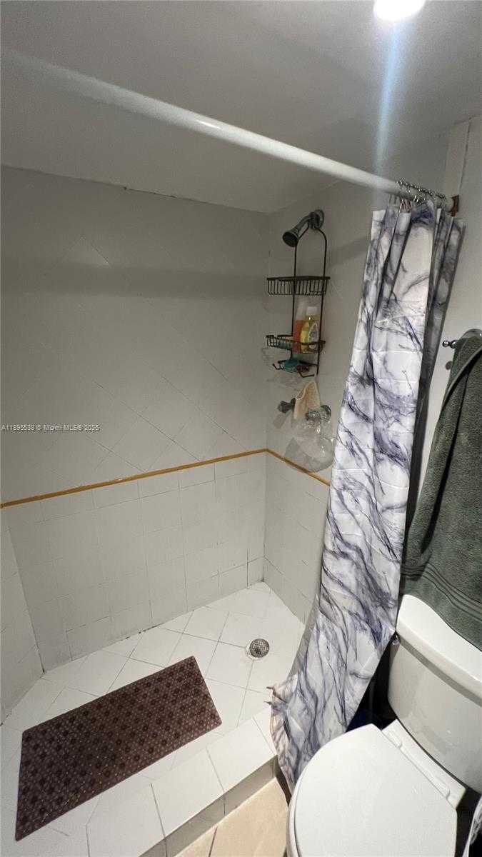 Small Image of 1801 SOUTH TREASURE DR #415, North Bay Village Number 11