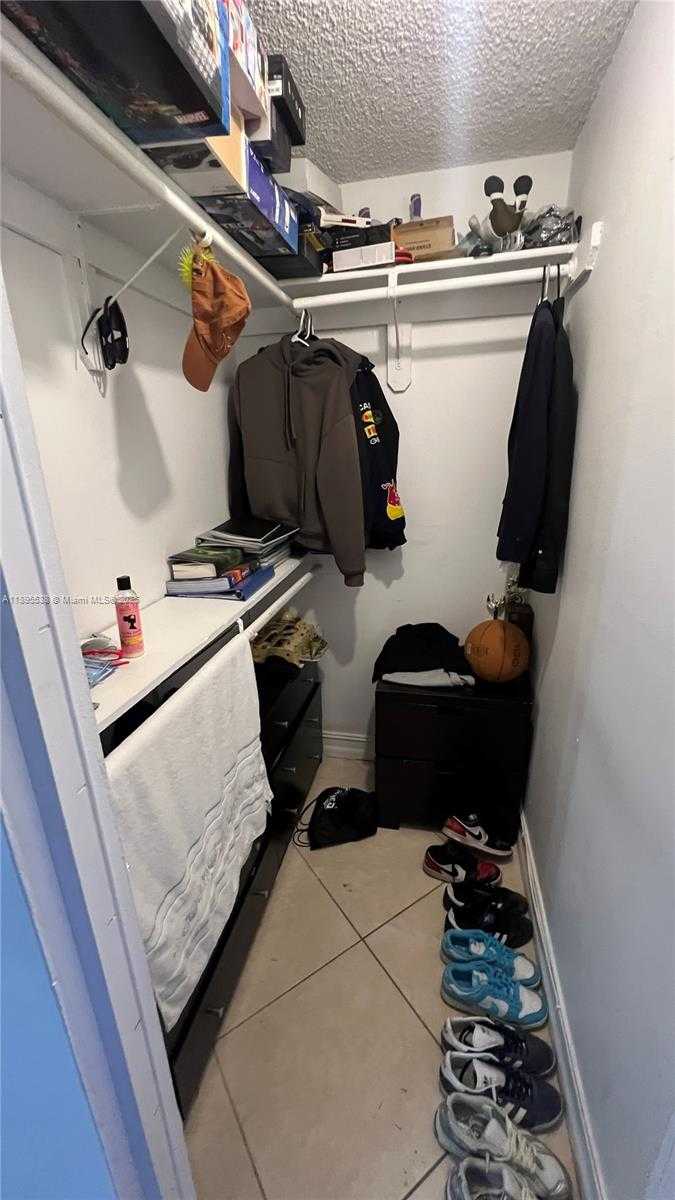 Small Image of 1801 SOUTH TREASURE DR #415, North Bay Village Number 13