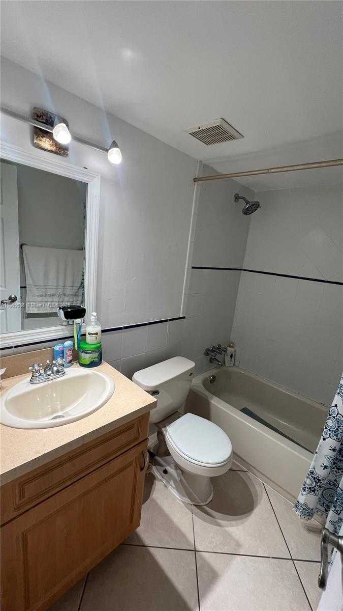 Small Image of 1801 SOUTH TREASURE DR #415, North Bay Village Number 14