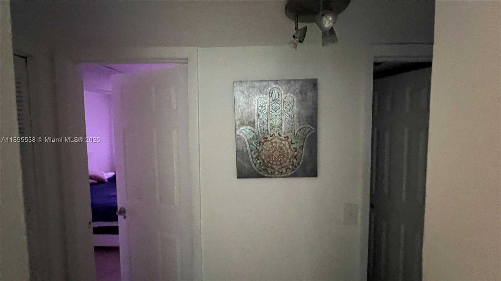 Small Image of 1801 SOUTH TREASURE DR #415, North Bay Village Number 16